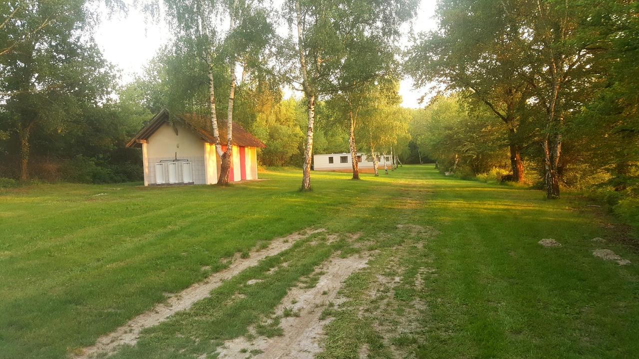 Camping De La Reuille Flere-la-Riviere Zewnętrze zdjęcie